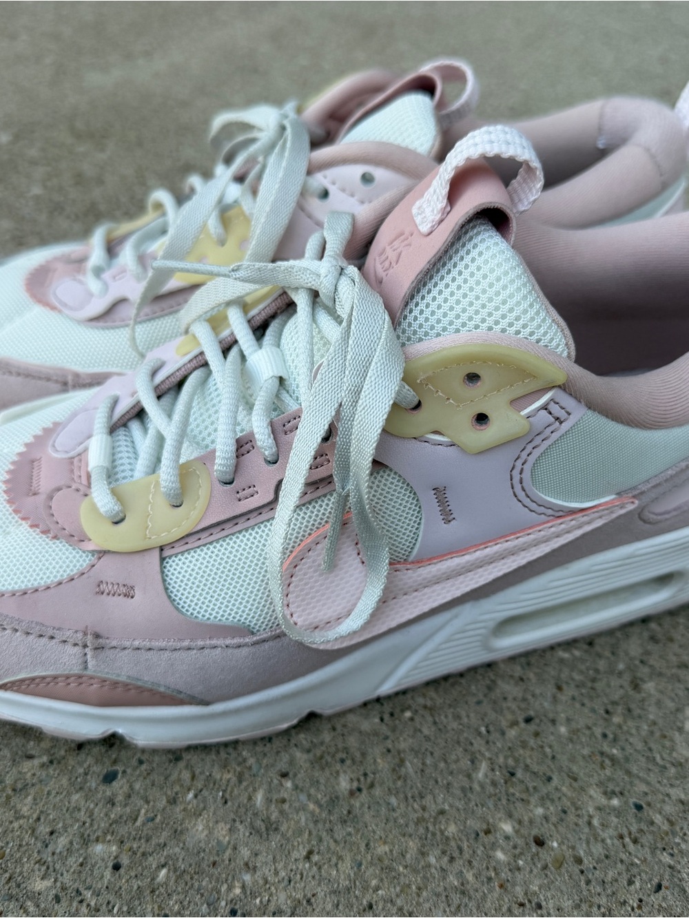 Like new women’s size 7 Nike Air Max 90 Futura Barely Rose Sneakers